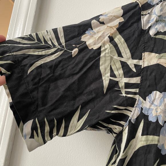 Tommy Bahama 100% Silk Black Orchid Floral Hawaiian Camp Shirt Sz L Button Down - Picture 7 of 8